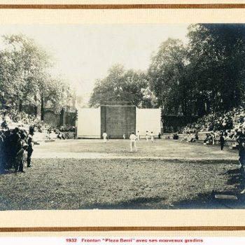 1932_fronton_avec_nouveaux_gradins